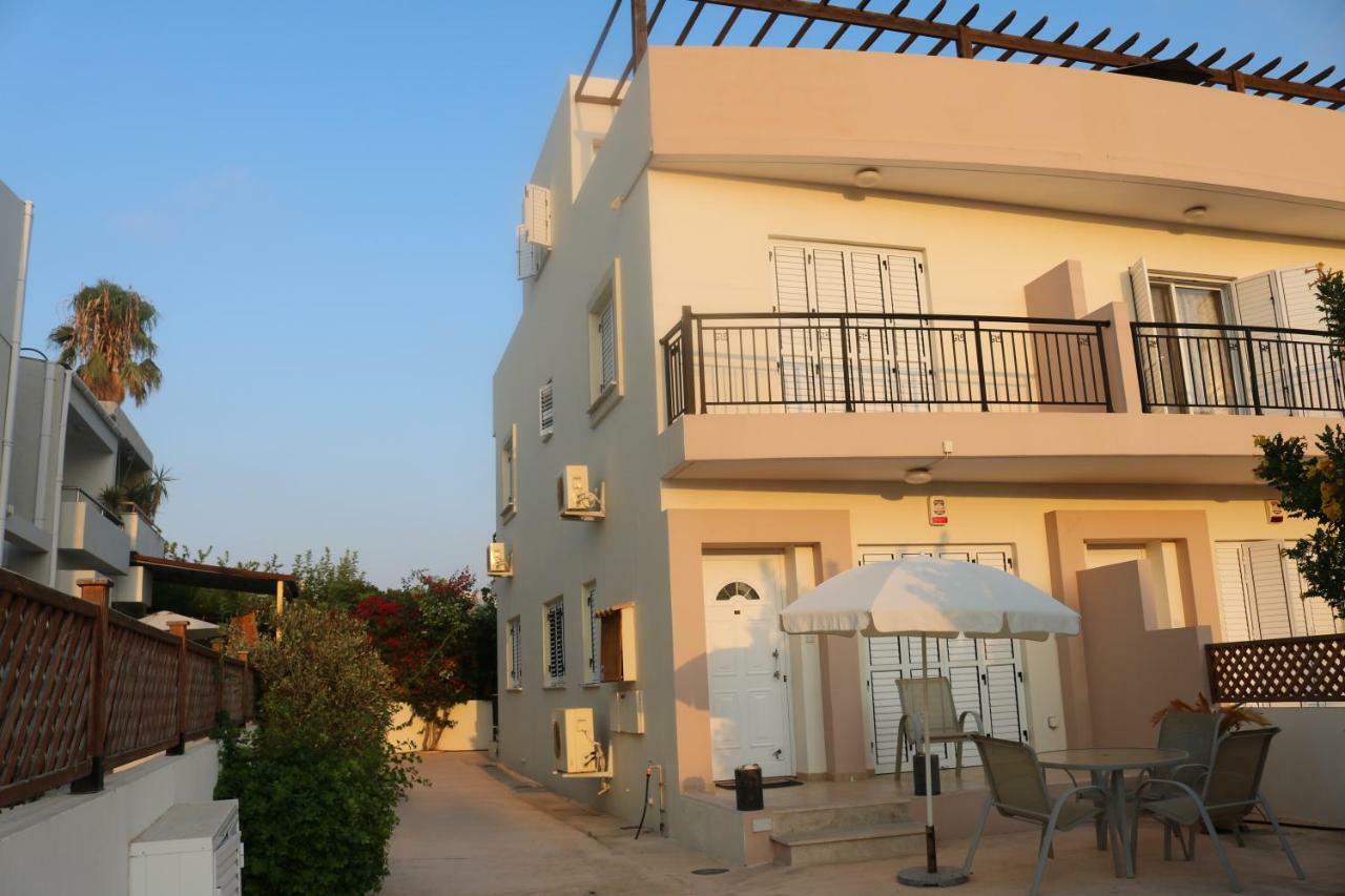 The Paradise Townhouses By Taimoura Paphos Exteriér fotografie